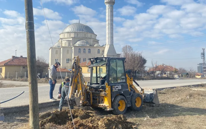 Uzman Hafriyat iş makinesi sahada çalışırken